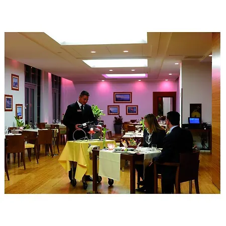 斯塔比亚索伦托海岸塔酒店 酒店