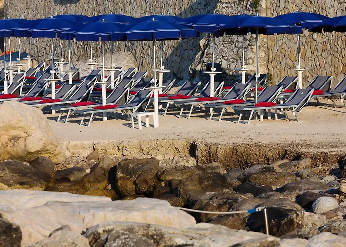 Отель Towers Stabiae Sorrento Coast 4*