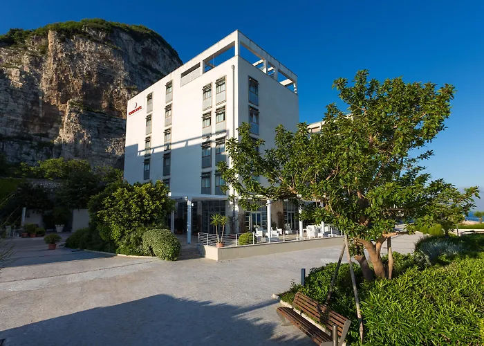 Отель Towers Stabiae Sorrento Coast Кастелламмаре-ди-Стабия